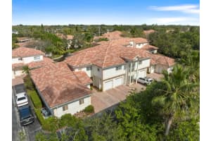 572 7th Square SW APT 101, Vero Beach, FL 32962, Sold 03/15/23