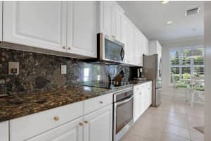 193 Las Brisas Cir, Hypoluxo, FL 33462, Sold 06/21/23