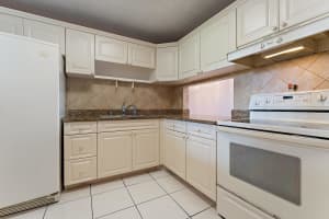 2724 Garden Dr N APT 102, Lake Worth, FL 33461, Sold 05/31/23