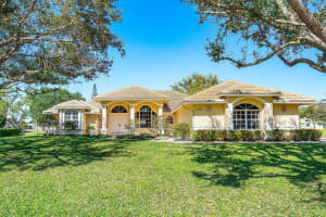 8290 N Mizzen Dr, Boynton Beach, FL 33472, Sold 07/28/23