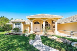 8290 N Mizzen Dr, Boynton Beach, FL 33472, Sold 07/28/23