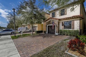 4739 NW 59th St, Tamarac, FL 33319, Sold 04/28/23