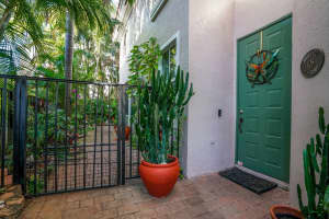 106 Las Brisas Cir, Hypoluxo, FL 33462, Sold 04/07/23