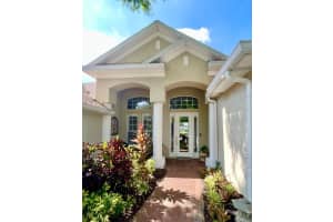 573 44th Ave SW, Vero Beach, FL 32968, Sold 05/29/23
