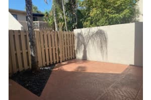 612 Executive Center Dr APT 103, West Palm Beach, FL 33401, Sold 04/18/23