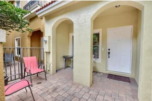 386 Lake Monterey Cir, Boynton Beach, FL 33426, Sold 04/05/23
