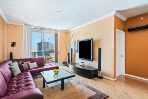 651 Okeechobee Blvd APT 204, West Palm Beach, FL 33401, Sold 03/29/23