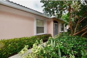 207 E Coral Trace Cir, Delray Beach, FL 33445, Sold 04/14/23