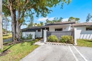 107 Conaskonk Cir, Royal Palm Beach, FL 33411, Sold 04/20/23