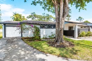 107 Conaskonk Cir, Royal Palm Beach, FL 33411, Sold 04/20/23