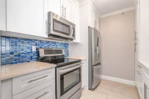 651 Okeechobee Blvd APT 607, West Palm Beach, FL 33401, Sold 05/08/23