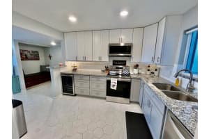 301 Lake Shore Dr APT 804, West Palm Beach, FL 33403, Sold 05/31/23