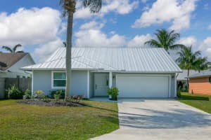 4266 SE Tamarind St, Stuart, FL 34997, Sold 04/11/23