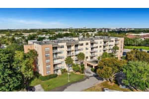 480 Executive Center Dr #2k, West Palm Beach, FL 33401, Sold 05/11/23