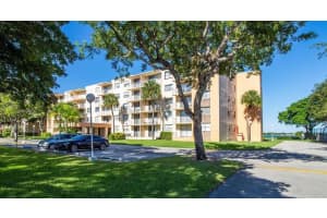 480 Executive Center Dr #2k, West Palm Beach, FL 33401, Sold 05/11/23