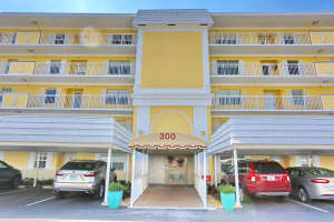 300 John F Kennedy Dr APT 307, Lake Worth, FL 33462, Sold 08/11/23