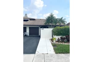 327 SW 29th Ave, Delray Beach, FL 33445, Sold 05/12/23