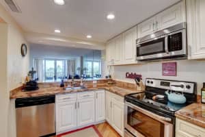 21 Royal Palm Way 403, Boca Raton, FL 33432 Sold 10/25/23