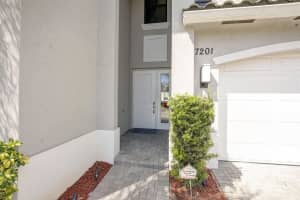 7201 Estero Dr, Lake Worth, FL 33463, Sold 05/05/23