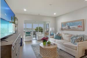 350 NE Edgewater Dr APT 402, Stuart, FL 34996, Sold 04/12/23
