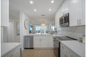 350 NE Edgewater Dr APT 402, Stuart, FL 34996, Sold 04/12/23