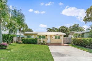 242 NE 9th St, Delray Beach, FL 33444, Sold 04/18/23