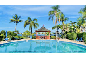 104 Half Moon Cir APT B2, Hypoluxo, FL 33462, Sold 11/16/23