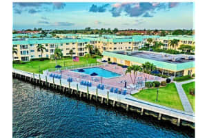 4 Colonial Club Dr, Boynton Beach, FL 33435, Sold 04/17/23