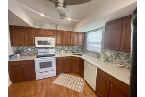 4 Colonial Club Dr, Boynton Beach, FL 33435, Sold 04/17/23