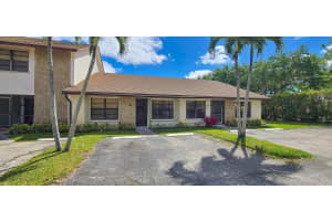 1240 Parkside Green Dr, Greenacres, FL 33415, Sold 04/25/23