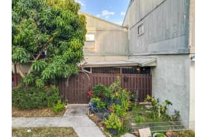 6 Crossings Cir, Boynton Beach, FL 33435, Sold 04/20/23