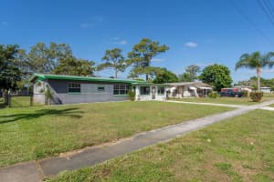 120  Ne Entrada Avenue, Port Saint Lucie, FL 34952 Sold 07/18/23