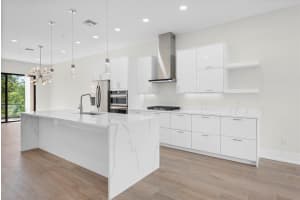 32 Audubon Pl, Sarasota, FL 34237, Sold 06/02/23