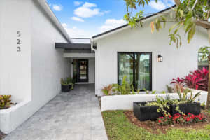 523  Enfield Road, Delray Beach, FL 33444 Sold 07/18/23