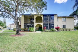 304 Pine Ridge Cir, Greenacres, FL 33463, Sold 05/19/23