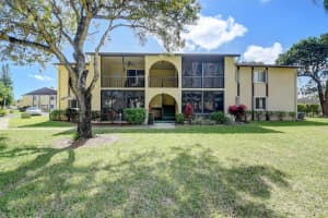 304 Pine Ridge Cir, Greenacres, FL 33463, Sold 05/19/23