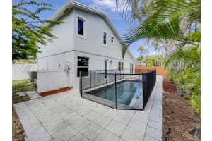 284 NW 40th Terrace, Deerfield Beach, FL 33442 Sold 06/08/23