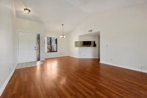 17  Via De Casas Sur    102, Boynton Beach, FL 33426 Sold 06/20/23
