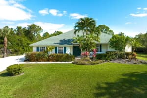7841 SE Oakdale Court, Stuart, FL 34997 Sold 08/31/23