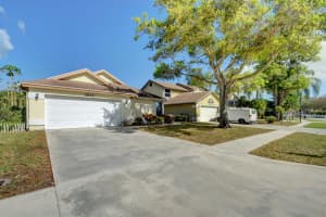 3842 Circle Lake Dr, West Palm Beach, FL 33417, Sold 04/28/23