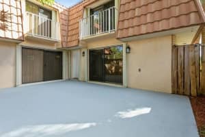 816  Blue Ridge Circle, West Palm Beach, FL 33409 Sold 05/03/23