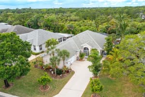 7552 SE Bay Cedar Circle, Hobe Sound, FL 33455 Sold 09/22/23