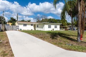 949 Sarazen Dr, West Palm Beach, FL 33413, Sold 04/26/23