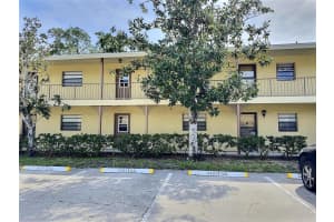 400  18th Street   L3, Vero Beach, FL 32960 Sold 06/16/23