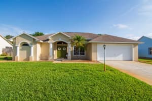 4920 48th Pl, Vero Beach, FL 32967, Sold 05/05/23