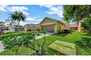 106  Pine Lane, Royal Palm Beach, FL 33411 Sold 07/25/23