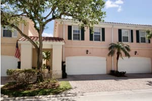 60  Laurel Oaks Circle, Tequesta, FL 33469 Sold 06/06/23