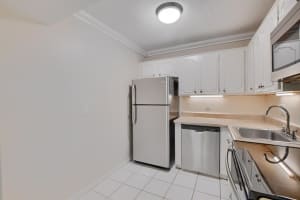 450 NW 20th St, Boca Raton, FL 33431, Sold 05/09/23