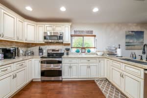 735 NE 6th Street, Boca Raton, FL 33432 Sold 06/20/23