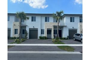 1520 Pioneer Way Royal Palm Beach, FL 33411 Sold 06/02/23